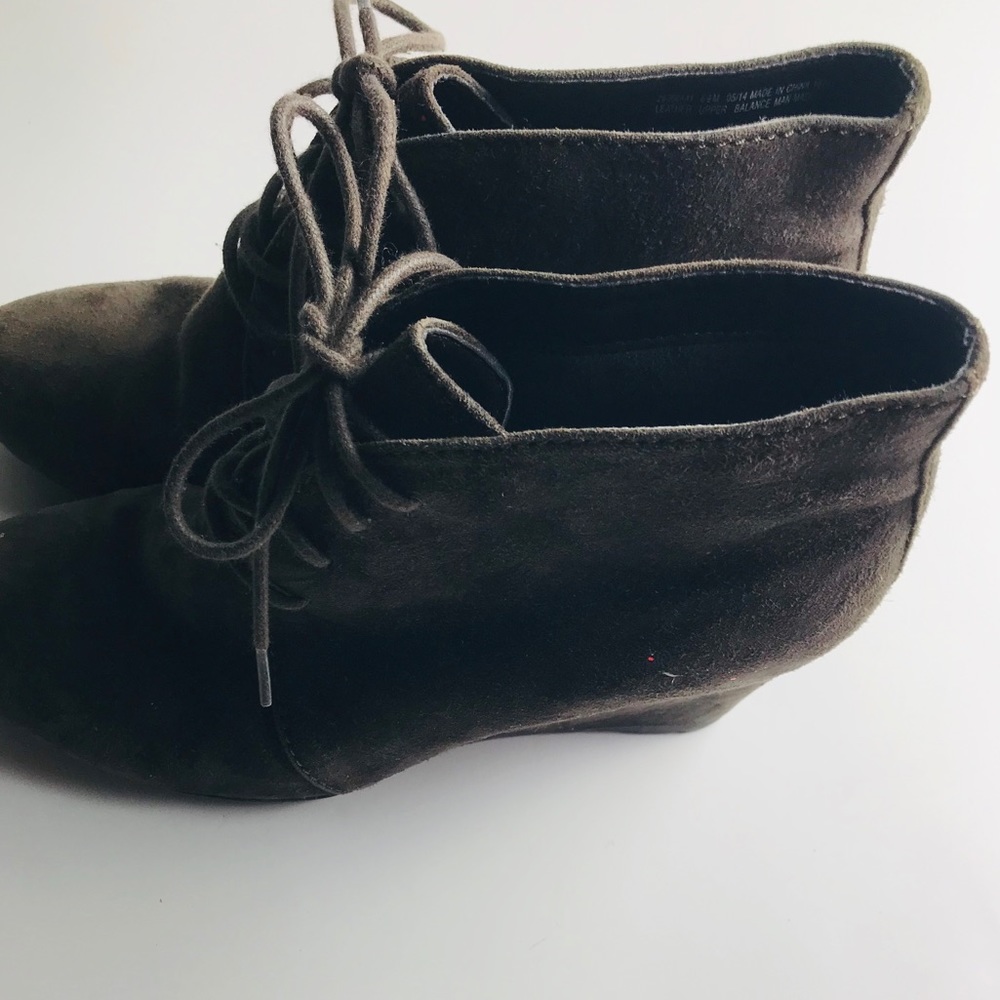 Clarks Artisan Brown Suede Wedge Lace Up Boots - Picture 4 of 8